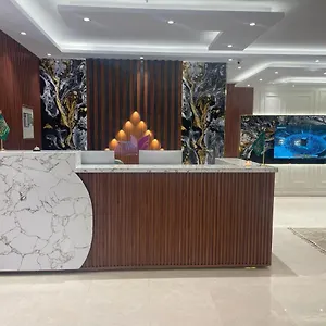 احجز هنا